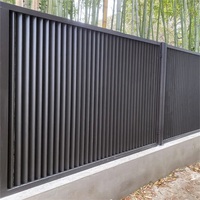 Portail de cour moderne en aluminium thermolaqué avec clôture de sécurité pour la sécurité domestique et l'entrée de villa