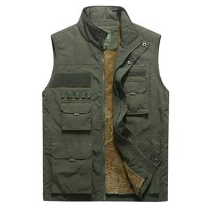 Oem خدمة مخصصة Mutil جيوب عملية الصيد المشي لمسافات طويلة الشتاء الصوف بلا أكمام لون عادي الرجال سترة في الهواء الطلق مع الفراء - Product Image 5