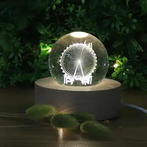 Zhongshan sıcak satış ahşap taban 3D kristal top ışık dönen müzik tatil hediye masa lambası ile arkadaş için
