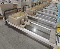 Reformer Pilates Classique en Aluminium Blanc avec Barre de Pied Courbe Certifiée Sécurité, Idéal pour Studios et Salles de Sport à Domicile - Meilleures Ventes