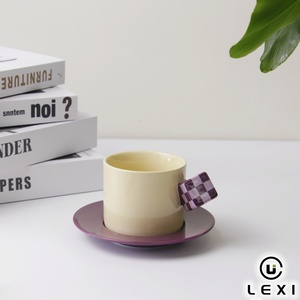 Taza de Café de Cerámica y Porcelana Morada Nórdica Moderna con Asa de Cubo de <span class=keywords><strong>Rubik</strong></span> a Cuadros, Juego Creativo con Platillo, 250ml, para Hogar y Oficina - Product Image 2