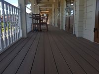 Plancher WPC résistant aux intempéries, extrusion haute température, finition poncée, résistant à l'humidité, pour balcon en bord de mer, fournisseur FSC, usine