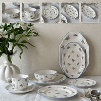 Service de vaisselle en porcelaine style campagne française, motif bleu et blanc en relief, assiettes et bols festonnés, compatible micro-ondes, pour mariage, hôtel, restaurant