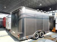 SL-2S Cuisine commerciale moderne en acier inoxydable 304 plaqué titane pour événements, avec haut-parleur, moniteur, fenêtre de secours, ventilateur, réfrigérateur-congélateur