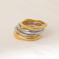 Bijoux Bagues Éternité pour Femme en Acier Inoxydable Plaqué Or 18K PVD Tendance, Empilables, Minimalistes, Étanche et Anti-Ternissement