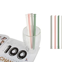 Vente en gros de pailles pliables réutilisables en silicone, ensemble de pailles de voyage pliables avec étui pour un usage quotidien