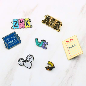 Pins de esmalte religiosos con la frase 'Hola, soy un Niño <span class=keywords><strong>Dios</strong></span>', Citas de Jesús, 'Que el Espíritu Santo te acompañe', para graduación, insignia de solapa para bolso, regalo de joyería - Product Image 3