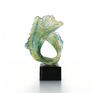 Lumière ondulante, vagues mouvantes : une histoire de flux et de reflux dans le cristal. Cette sculpture <span class=keywords><strong>a</strong></span> été sculptée et coulée par Bozhiyi - Product Image 1