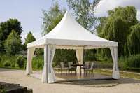 Tente Pagode Blanche 5x5m en Aluminium Imperméable pour Mariages et Événements Extérieurs, Design Français et Installation Facile pour Salons Professionnels