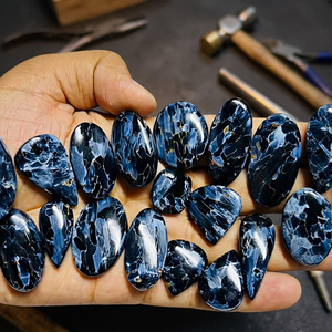 พลอยพีเทอร์ไซต์สีน้ำเงินธรรมชาติคุณภาพสูงขายส่ง MAHNAJGEMS แบบหลวม ทรงคาโบชอง รับประกันคุณภาพโดยผู้เชี่ยวชาญ ปรับขนาดได้ตามต้องการ - Product Image 3