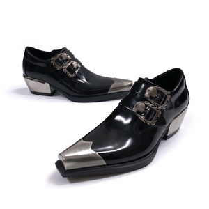 Chaussures <span class=keywords><strong>Derby</strong></span> de Luxe pour Hommes en Microfibre, Style Punk avec Accents Métalliques, Double Boucles, Semelle Épaisse, Motif Uni - Product Image 4