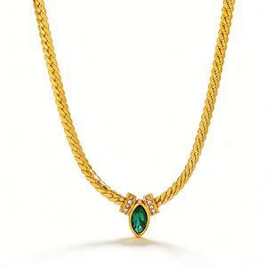 Collana in Acciaio Inossidabile Impermeabile Antiossidante con Catena Piatta Placcata in Oro 18K e Cristalli di Zirconio - Product Image 3