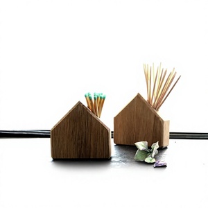 Porte-cure-dents en bois fait main, design visage de dessin animé, bois naturel, décoration de table, accessoire de cuisine - Product Image 3