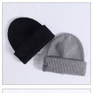 Gorro de punto grueso y cálido para esquí, de moda de invierno, liso, con un orificio, personalizable con bordado y serigrafía, al por mayor - Product Image 3