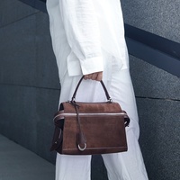 Nouveau Sac Femme Tendance Haut de Gamme 2026 à Double Compartiment, Polyvalent, Porté Épaule ou Croisé, Couleur Mocha, Idéal pour les Trajets Quotidien
