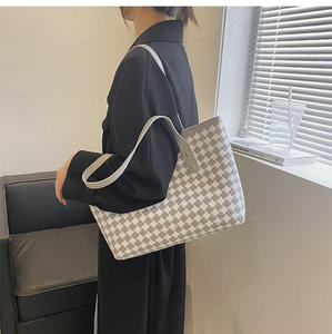 Bolso de hombro de nailon ligero e impermeable para mujer, diseño moderno y portátil, ideal para compras, éxito de ventas en 2026 - Product Image 3