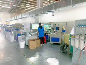 Broche de esqueleto esmaltado estilo punk de Halloween '0 Stay Weird', insignia para solapa de bolso, accesorio de joyería gótica - Product Image 5