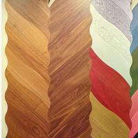 Parquet contrecollé moderne en chêne et noyer noir, motif feuille couleur personnalisée, système de pose clic multicouche, compatible chauffage par le sol, pour villas et espaces de vie