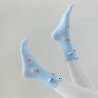 Chaussettes de yoga à cinq doigts, nouveau style printemps-été, chaussettes courtes pour femmes, motif poisson-clown, antidérapantes en silicone, chaussettes de sport à orteils