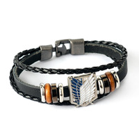 Nouveautés, bracelet en cuir Anime Attack on Titan, bracelet personnalisé de dessin animé, vente en gros, bracelet de couple pour homme