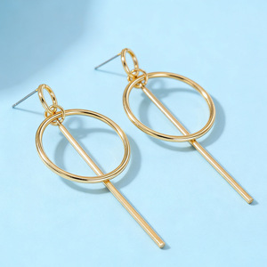 Orecchini pendenti semplici in metallo rotondo per donna, gioielli alla moda a cerchio. - Product Image 2