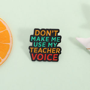 ไม่ทำให้ฉันใช้เข็มเคลือบด้านเสีย<span class=keywords><strong>ง</strong></span><span class=keywords><strong>ส</strong></span>ำหรับครูของฉันเข็มกลัดข้อความสุดตลกมีปกเ<span class=keywords><strong>ส</strong></span>ื้อสัญลักษณ์น่ารัก<span class=keywords><strong>ส</strong></span>ำหรับเป็นขอ<span class=keywords><strong>ง</strong></span>ขวัญขายส่ง - Product Image 2