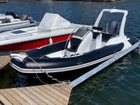 Yacht de luxe certifié CE, petit bateau pneumatique à coque en fibre de verre de 580 cm, bateau à rames et à moteur hors-bord pour la pêche