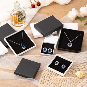 Caja de joyería de oro para pendientes, anillos, collares y pulseras, con colgantes de ocio en blanco y negro, para comercio transfronterizo, directo de fábrica. - Product Image 1