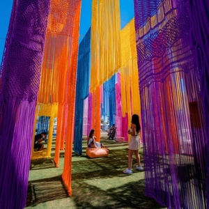 Décor de diviseurs d'installations de macramé bohème coloré accrocheur pour les espaces d'hôtel de restaurant - Product Image 4