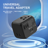 Adaptateur de voyage universel en gros 2500W avec double fusible et ports USB-A et USB-C, prise murale portable pour voyages internationaux