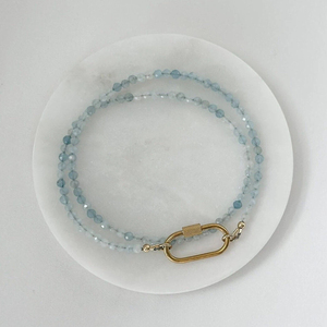 Collier ras du cou personnalisé en acier inoxydable avec fermoir mousqueton, perles d'aigue-marine et breloque DIY en pierres précieuses pour femme - Product Image 1