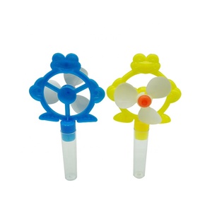 Jouets de bonbons vides pour 2g Tube de bonbons Distributeur de conteneurs sucrés Grenouille Ventilateur <span class=keywords><strong>Moulin</strong></span> <span class=keywords><strong>à</strong></span> <span class=keywords><strong>vent</strong></span> Jouet - Product Image 5