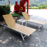 Chaise longue pliante d'extérieur moderne et minimaliste, résistante aux UV, avec structure en métal, idéale pour les plages, les villas, les maisons d'hôtes et les hôtels