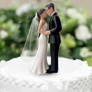 Statuetta Romantica in Resina di Sposi, Figurine Squisita di Sposa e Sposo per Decorazione Torte Nuziali e Forniture per Feste di Anniversario - Product Image 3