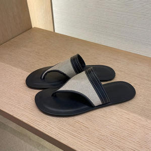 Sandales plates décontractées pour femmes, nouvelles sandales de plage rétro pour les vacances 2026 et pantoufles - Product Image 1