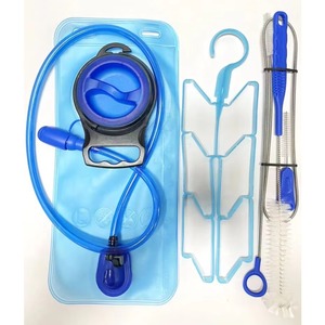 Échantillon gratuit Usine BSCI Vente en gros Kit de nettoyage 4-en-1 pour poche à eau, tube, brosse et outils de bouteille - Product Image 1