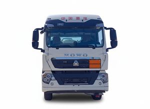 SINOTRUK HOWO 1SUZU 4x2 9000L Corrosive Acid Tank Truck Euro 4 Fuel Tanker Truck Oil Tanker Truck - Product Image 6