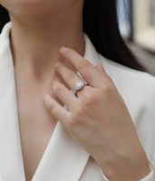 Bague de fiançailles pour femmes personnalisable en or blanc 925 argent sterling D VVS Moissanite à tige fendue