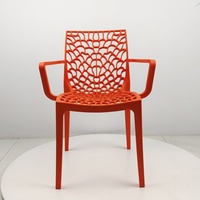 Meilleur prix Chaises de salle à manger en plastique PP respirant Empilables Solides Portables Trous pour la maison Bureau Gymnase Utilisation Fournisseur pour restaurant
