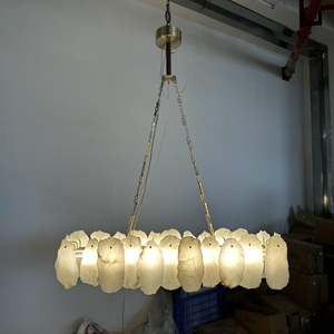 Suspension horizontale minimaliste en laiton, forme irrégulière, économe en énergie, blanc chaud doux 2700K, pour hôtels et villas de luxe - Product Image 3