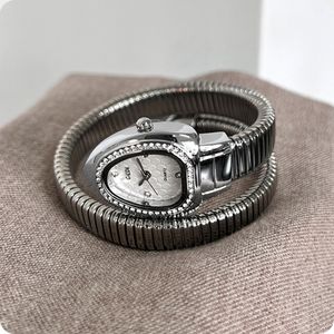 Reloj de Cuarzo para Mujer, Estilo 2026, Elegante y Retro, con Forma de Serpiente, de Acero Inoxidable con Incrustaciones de Diamantes - Product Image 5