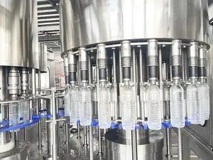 خط إنتاج تلقائي بالكامل لزجاجات المياه، مورد ماكينة ملء زجاجات مياه الشرب