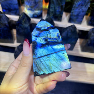 Kindfull Vente en gros Pierre <span class=keywords><strong>de</strong></span> cristal naturel Cristaux <span class=keywords><strong>de</strong></span> guérison Points Labradorite Points Baguette <span class=keywords><strong>de</strong></span> cristal <span class=keywords><strong>Tour</strong></span> pour la décoration - Product Image 3