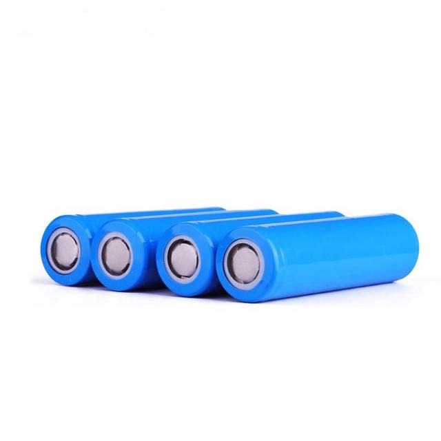 A Grade 18500 Cylindrical Cell 1000mAh-2400mAh Ternary Li-Ion Batteries 3.7Volt with 500 Cycles for Emergency Mobile Phone Power
