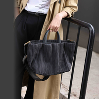 Bolso de mano de mujer arrugado con logotipo personalizado, bolso de mano cruzado suave rosa y gris de gran capacidad para mujer