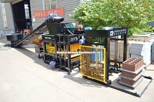 Machine automatique de fabrication de briques creuses par vibration QT4-25 DRF avec production de béton, origine Shandong, garantie de 2 ans - Product Image 2