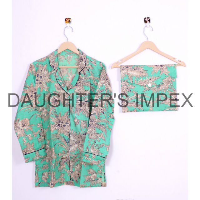 สีเขียวเข้ม