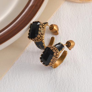 Popular Sale Retro Jewelry <b>Earrings</b> Luxury Fashion Creative Trendy <b>Black</b> Skull Stud <b>Earrings</b> <b>for</b> <b>Women</b> - Product Image 1