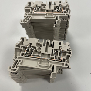 Lot de 4x Borniers <span class=keywords><strong>Mcz</strong></span> 1.5 24V Neufs Originaux en Stock Automatisation Industrielle Contrôleur de Programmation PLC Dédié - Product Image 1