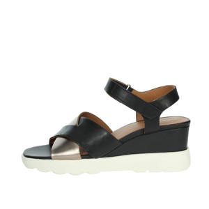 Sandales compensées noires/dorées D45G0C 043CF - Product Image 1